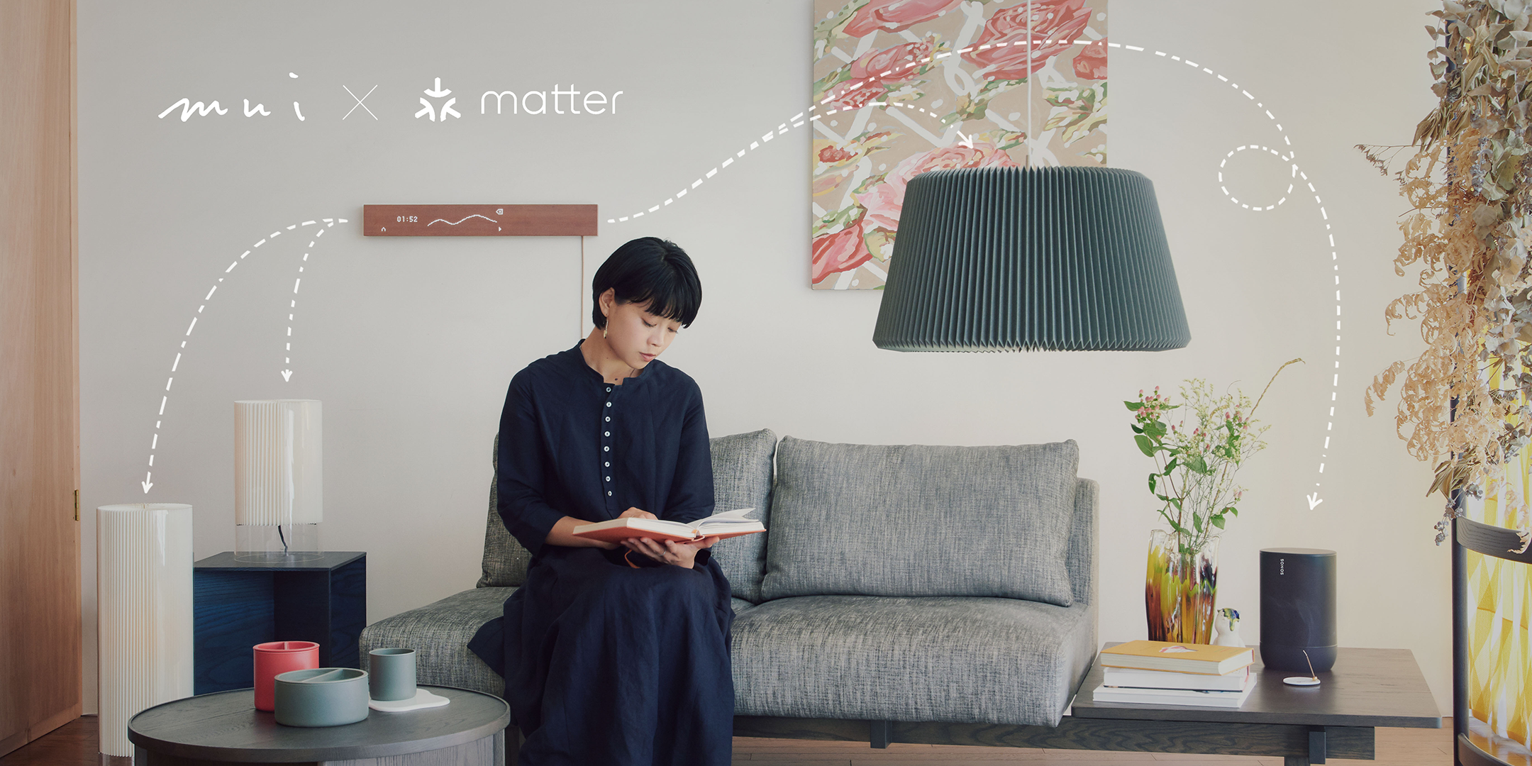 Le contrôleur en bois mui Board relie les équipements Matter dans un intérieur calme et connecté